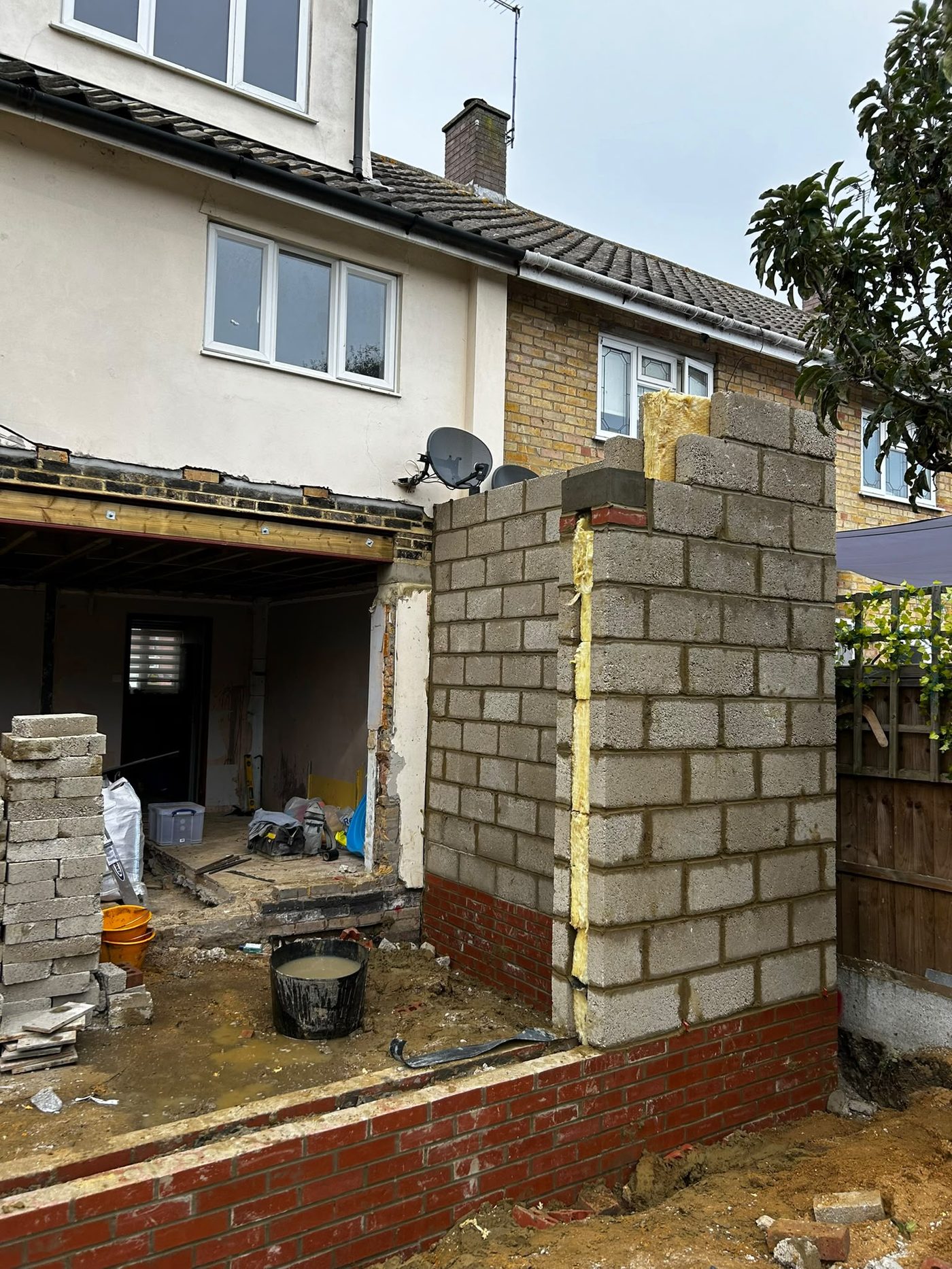 House extension blockwork rising